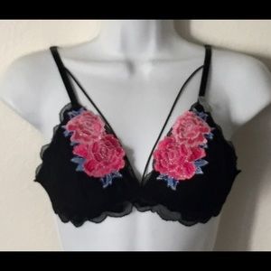 NWT VS Pink Lace Embroidered Unlined Black Bra, S